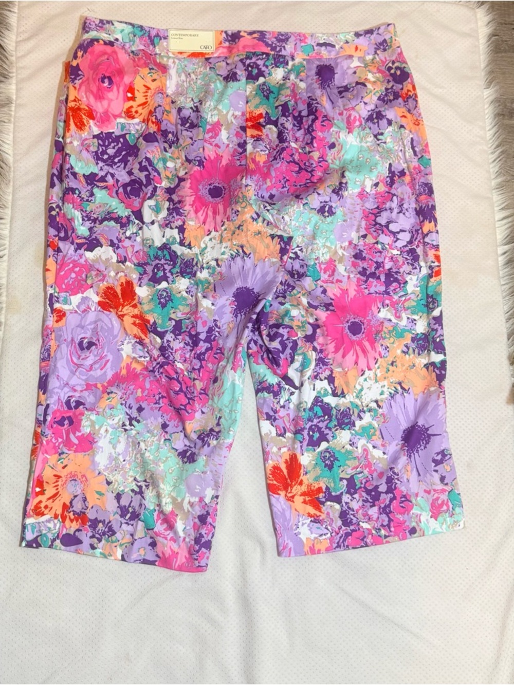 NWT Cato Floral Cropped Pants in Pink, Purple, Teal and Orange - Picture 3 of 9